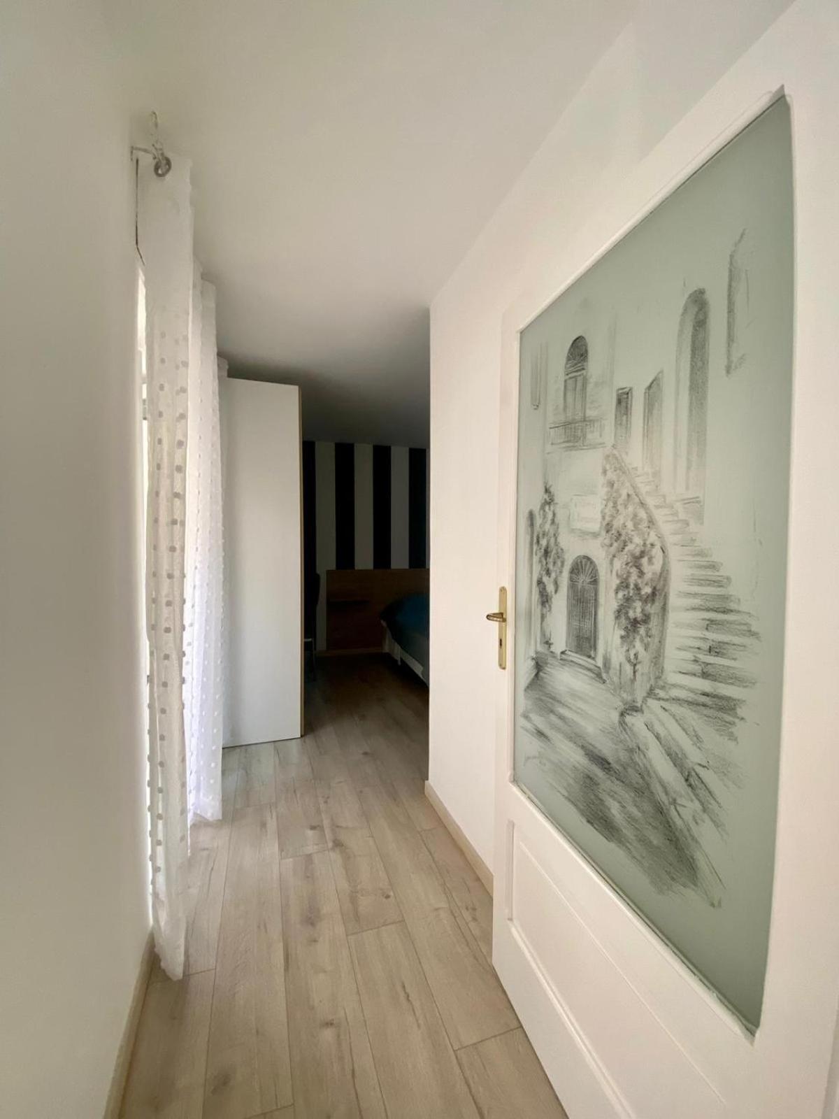 Lifehouse Apartment *